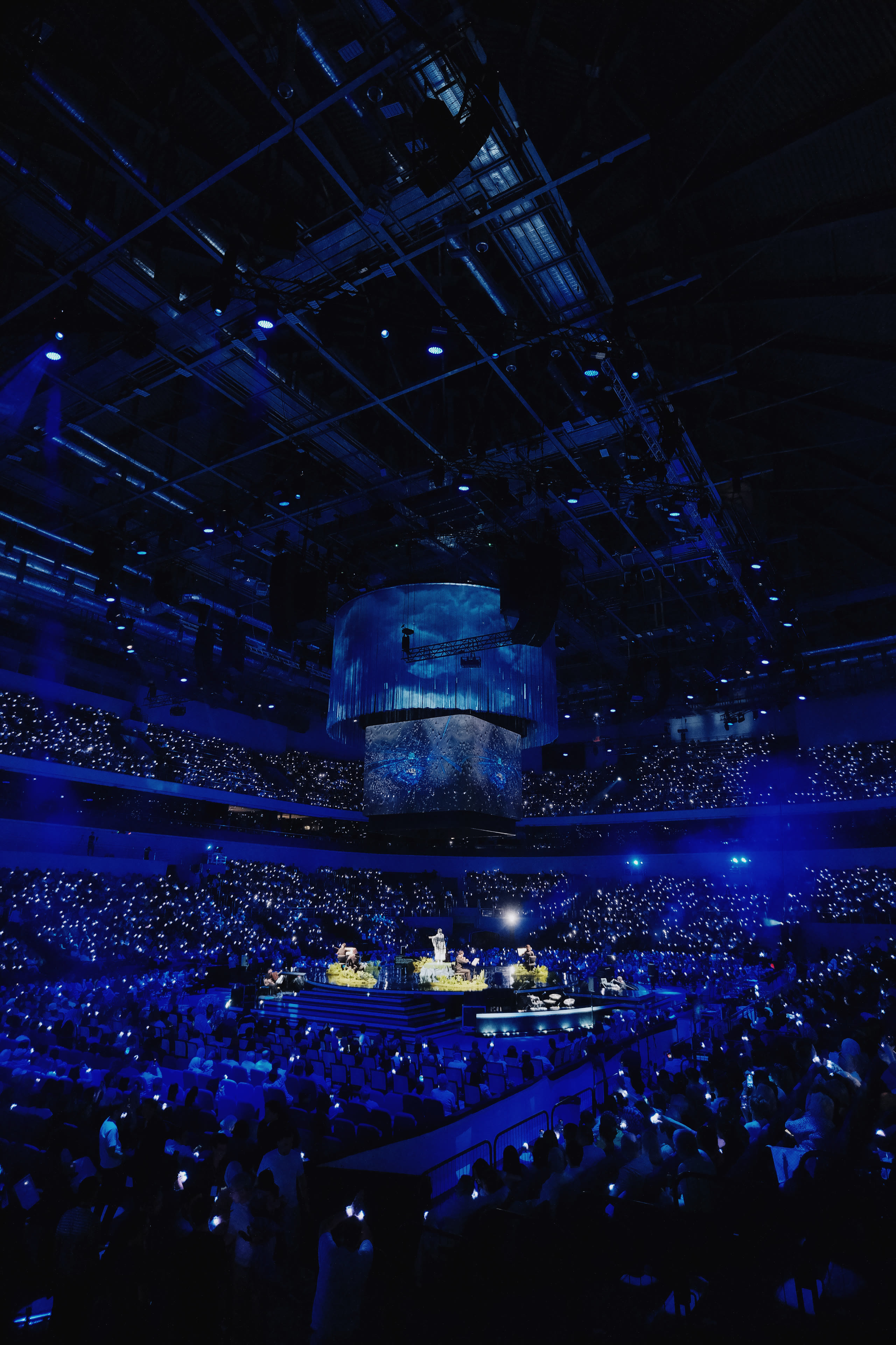 Sevara Nazarkhan «Ruh» at Humo Arena — photograph by Oleg Pylypenko